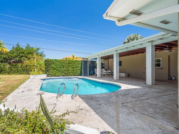 17400 SW 92nd Court, Palmetto Bay FL 33157