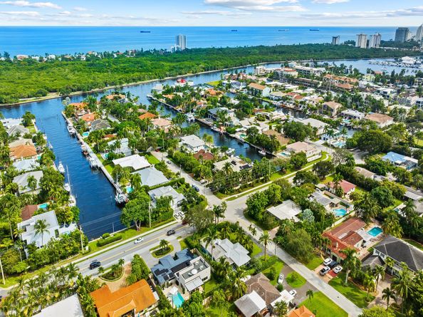 1711 Bayview Dr, Fort Lauderdale FL 33305