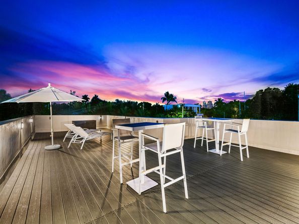 1711 Bayview Dr, Fort Lauderdale FL 33305