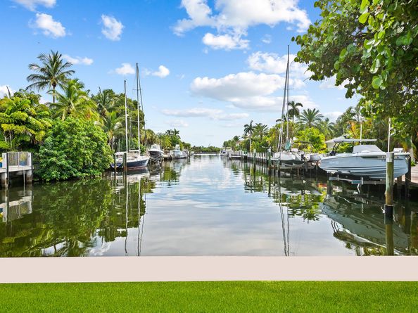 1711 Bayview Dr, Fort Lauderdale FL 33305