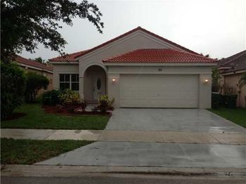 757 Tanglewood Cir