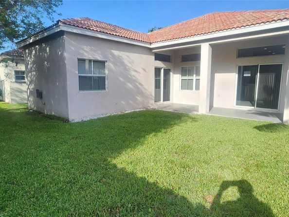 757 Tanglewood Cir, Weston FL 33327