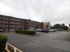 225 Bonnie Boulevard 204, Palm Springs FL 33461