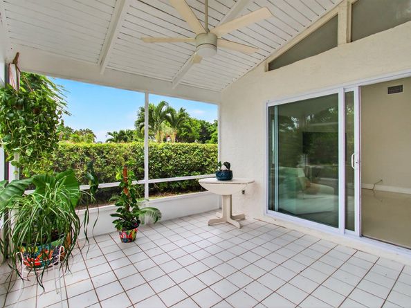 5735 Lakeview Mews Circle, Boynton Beach FL 33437