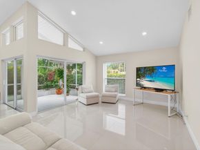5735 Lakeview Mews Circle, Boynton Beach FL 33437