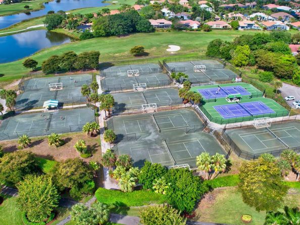 5735 Lakeview Mews Circle, Boynton Beach FL 33437