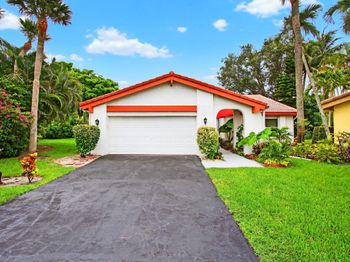 5735 Lakeview Mews Circle
