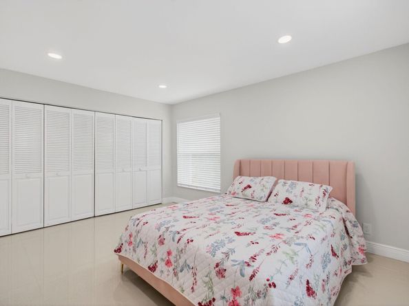 5735 Lakeview Mews Circle, Boynton Beach FL 33437