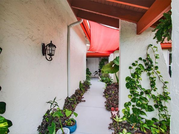 5735 Lakeview Mews Circle, Boynton Beach FL 33437