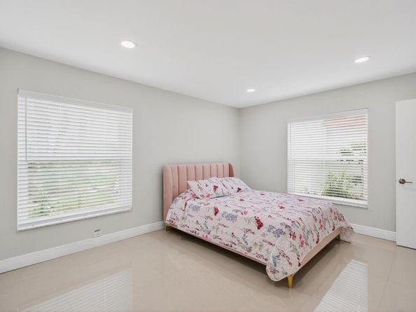 5735 Lakeview Mews Circle, Boynton Beach FL 33437
