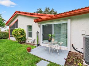 5735 Lakeview Mews Circle, Boynton Beach FL 33437