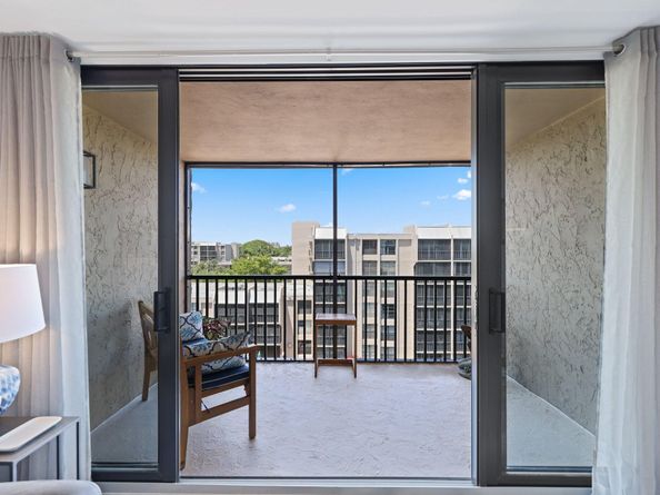 12 Royal Palm Way Unit 605, Boca Raton FL 33432