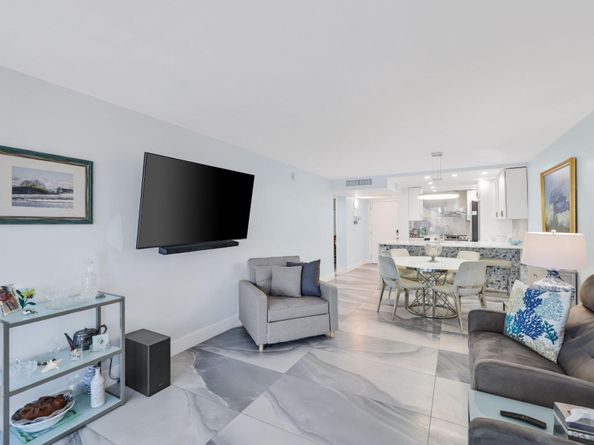 12 Royal Palm Way Unit 605, Boca Raton FL 33432