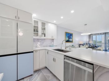 12 Royal Palm Way