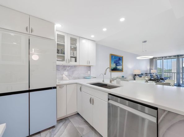 12 Royal Palm Way Unit 605, Boca Raton FL 33432