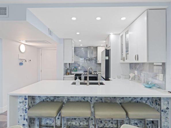 12 Royal Palm Way Unit 605, Boca Raton FL 33432