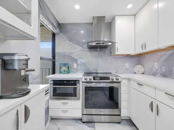 12 Royal Palm Way Unit 605, Boca Raton FL 33432