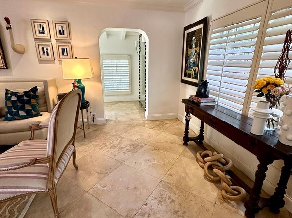 1136 Placetas Ave, Coral Gables FL 33146