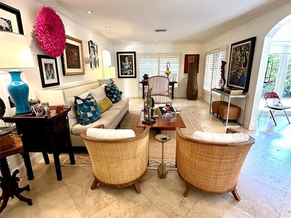 1136 Placetas Ave, Coral Gables FL 33146