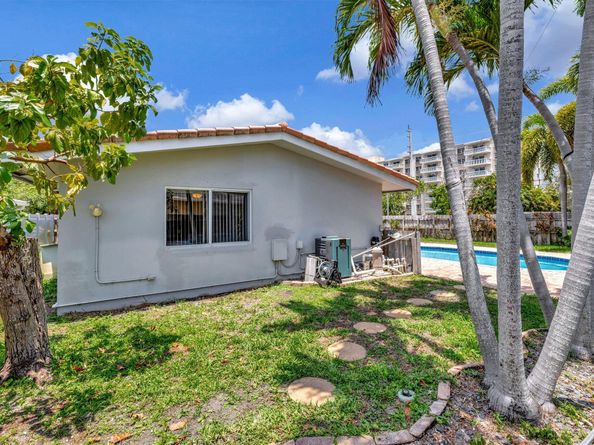 3792 NE 19th Avenue, Oakland Park FL 33308
