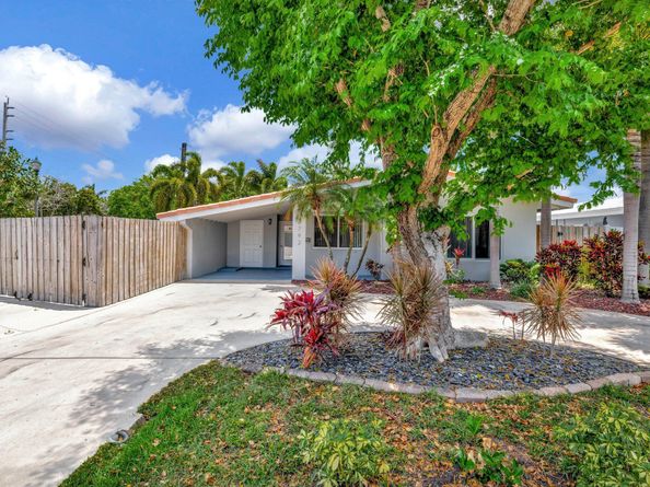 3792 NE 19th Avenue, Oakland Park FL 33308