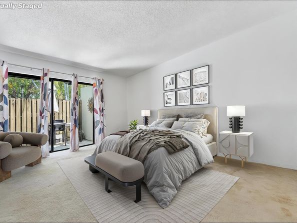 11 Meadows Drive, Boynton Beach FL 33436