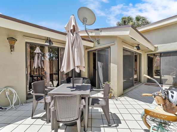 11 Meadows Drive, Boynton Beach FL 33436