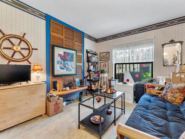 11 Meadows Drive, Boynton Beach FL 33436