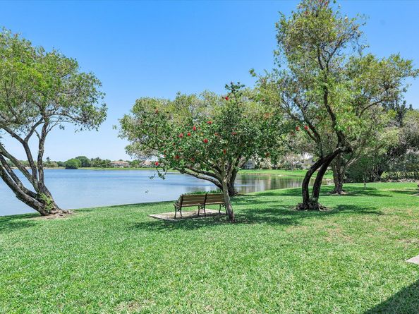 11 Meadows Drive, Boynton Beach FL 33436