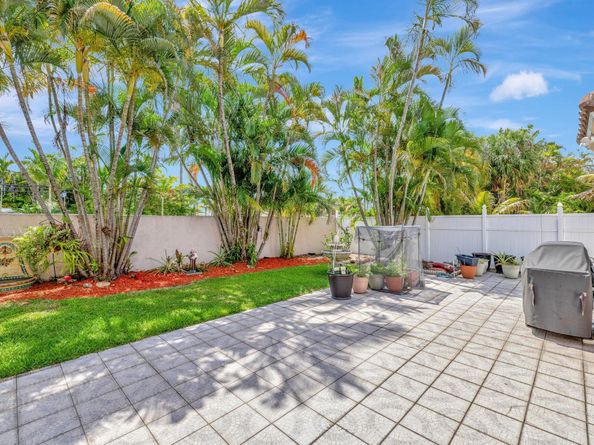 3274 NW 22nd Avenue, Fort Lauderdale FL 33309