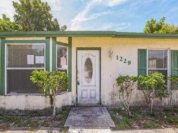 1229 18th Ave N