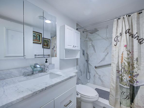 400 Village Green 216 Circle W 216, Palm Springs FL 33461