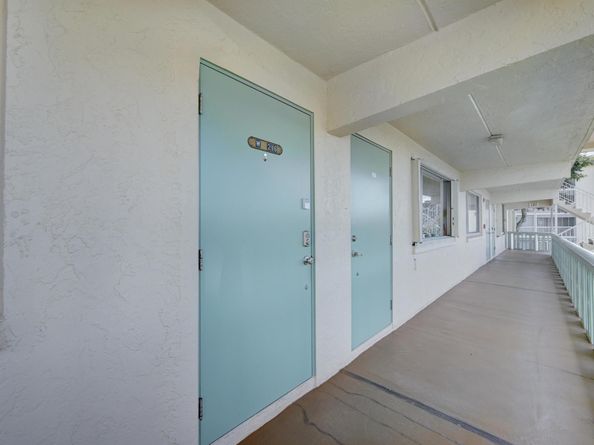 400 Village Green 216 Circle W 216, Palm Springs FL 33461