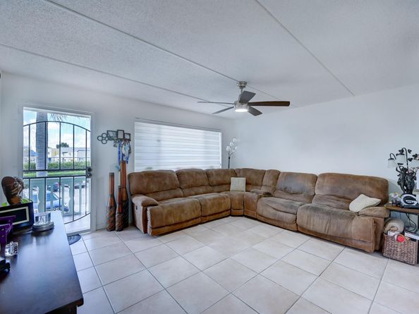 400 Village Green 216 Circle W 216, Palm Springs FL 33461