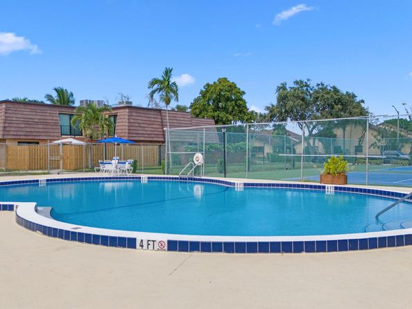 953 Springdale Circle 95, Palm Springs FL 33461