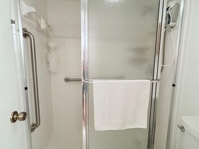 2306 S Cypress Bend Dr 319, Pompano Beach FL 33069