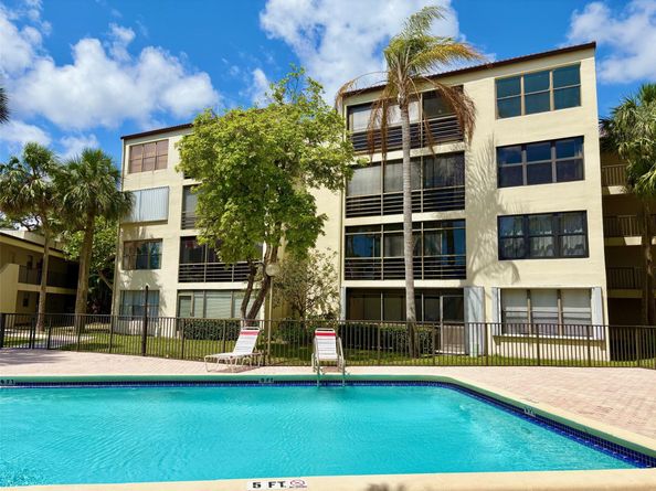 2306 S Cypress Bend Dr 319, Pompano Beach FL 33069