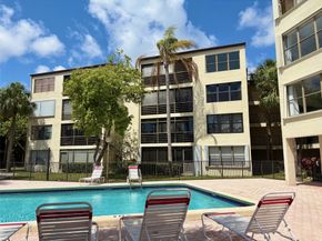 2306 S Cypress Bend Dr 319, Pompano Beach FL 33069