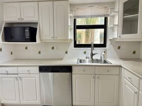 2306 S Cypress Bend Dr 319, Pompano Beach FL 33069