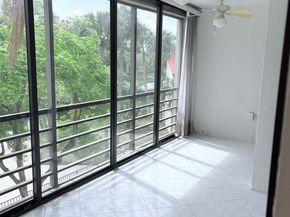 2306 S Cypress Bend Dr 319, Pompano Beach FL 33069