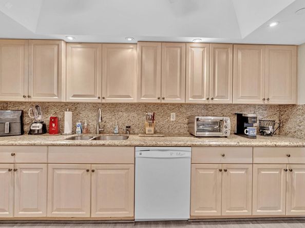3200 N Port Royale Dr 1502, Fort Lauderdale FL 33308