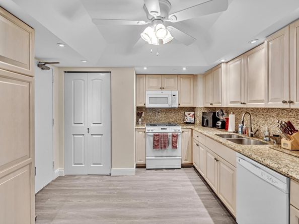 3200 N Port Royale Dr 1502, Fort Lauderdale FL 33308