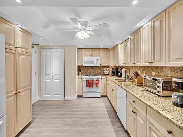 3200 N Port Royale Dr 1502, Fort Lauderdale FL 33308