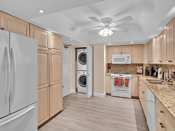 3200 N Port Royale Dr 1502, Fort Lauderdale FL 33308
