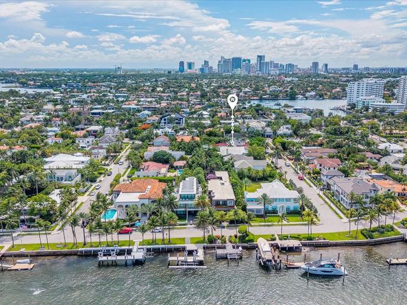 2612 Alamanda Ct, Fort Lauderdale FL 33301