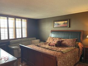 427 Golden Isles Dr 14C, Hallandale Beach FL 33009