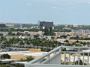427 Golden Isles Dr 14C, Hallandale Beach FL 33009
