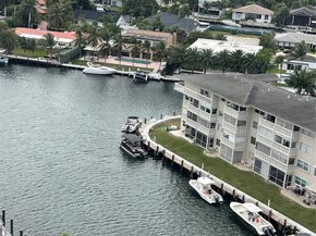 427 Golden Isles Dr 14C, Hallandale Beach FL 33009
