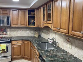 427 Golden Isles Dr 14C, Hallandale Beach FL 33009