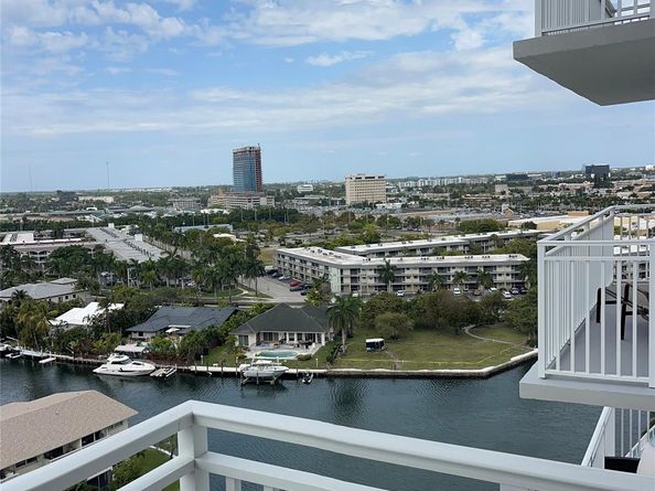 427 Golden Isles Dr 14C, Hallandale Beach FL 33009